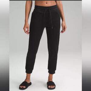 Lululemon Athletica Scuba high rise 7/8 Joggers